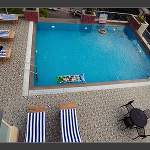 4* Otel Atulyaa Taj